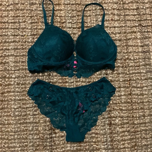 Deep green lace lingerie set bra and panties